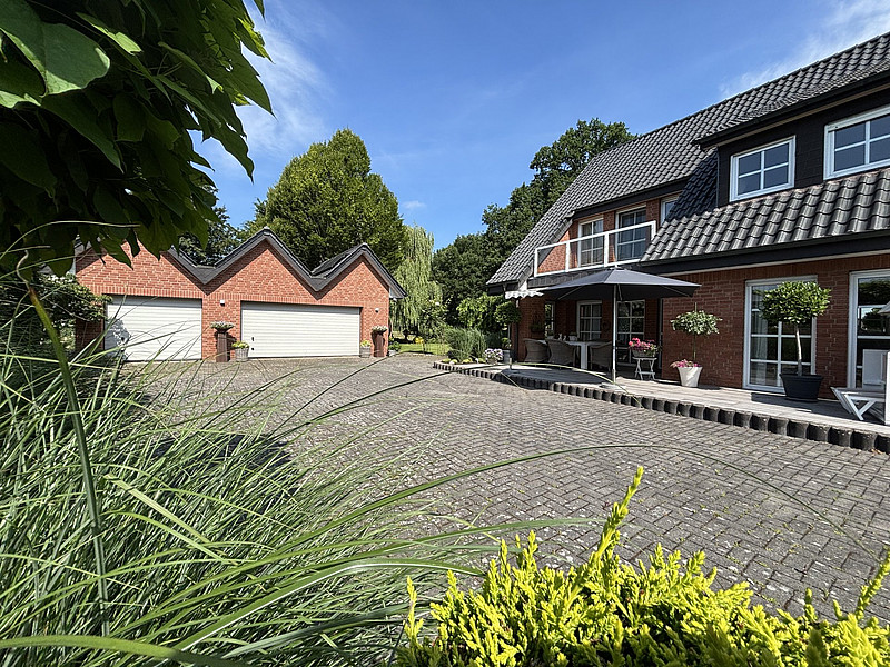 Ihr neues Zuhause zum Verlieben - Großzügige Doppelhaushälfte (nach WEG) mit Traumgarten!