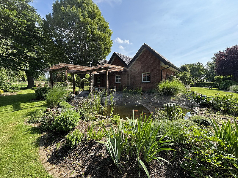 Ihr neues Zuhause zum Verlieben - Großzügige Doppelhaushälfte (nach WEG) mit Traumgarten!