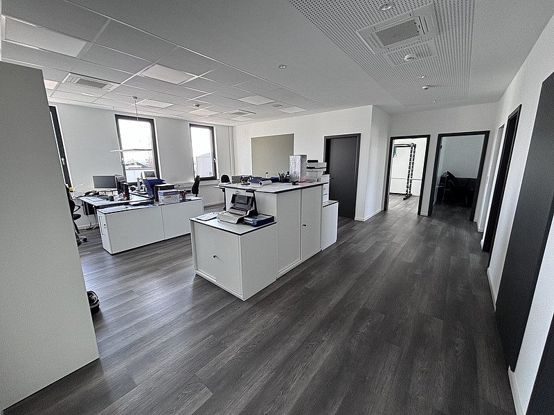 Modernes und repräsentatives Bürogebäude im Gewerbegebiet von Enger!