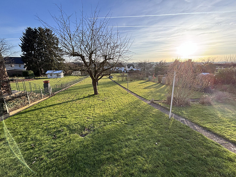 Machen Sie was daraus! Einfamilienhaus mit großem Grundstück!