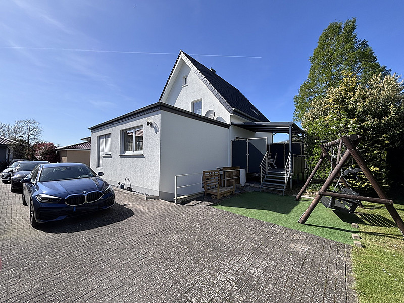 Komplett modernisiertes Siedlungshaus in schöner Wohnlage