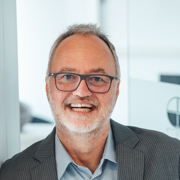 Dr. Olaf Schweneker