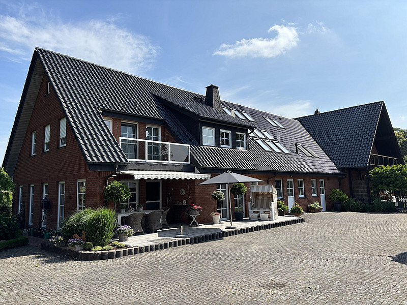 Ihr neues Zuhause zum Verlieben - Großzügige Doppelhaushälfte (nach WEG) mit Traumgarten!