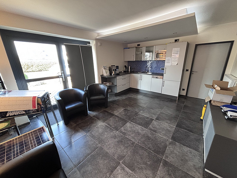 Modernes Hallengebäude mit Büroräumen in Enger!