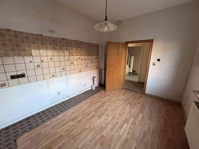 VERKAUFT!!! Machen Sie was daraus! Einfamilienhaus mit großem Grundstück!
