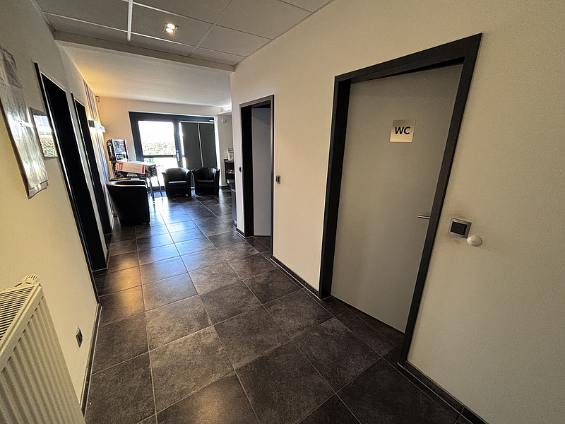 Modernes Hallengebäude mit Büroräumen in Enger!