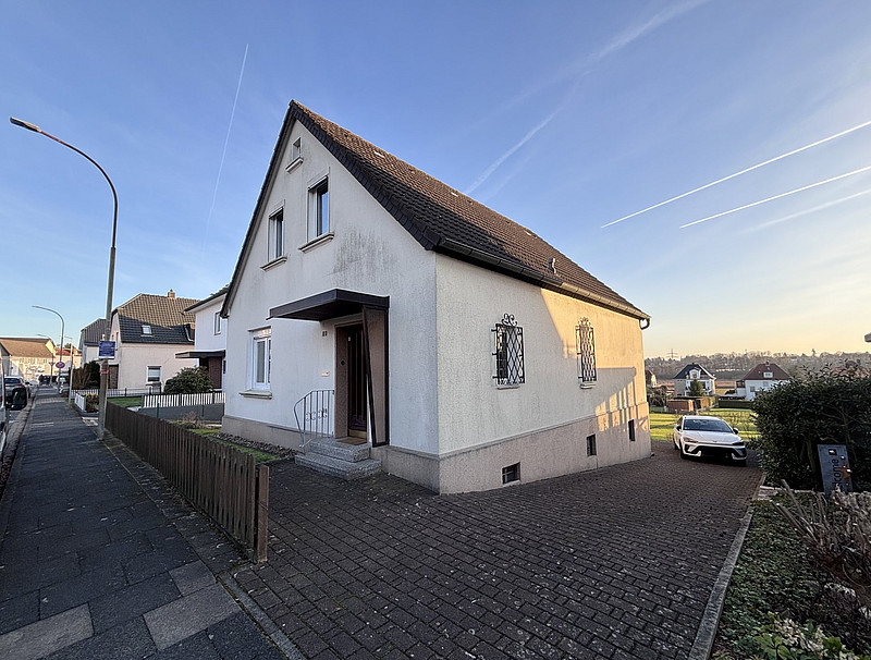 Machen Sie was daraus! Einfamilienhaus mit großem Grundstück!
