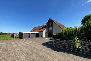 Ländliches Wohnen mit Weitblick! Großzügiges Dreifamilienhaus in Bünde-Dünne!