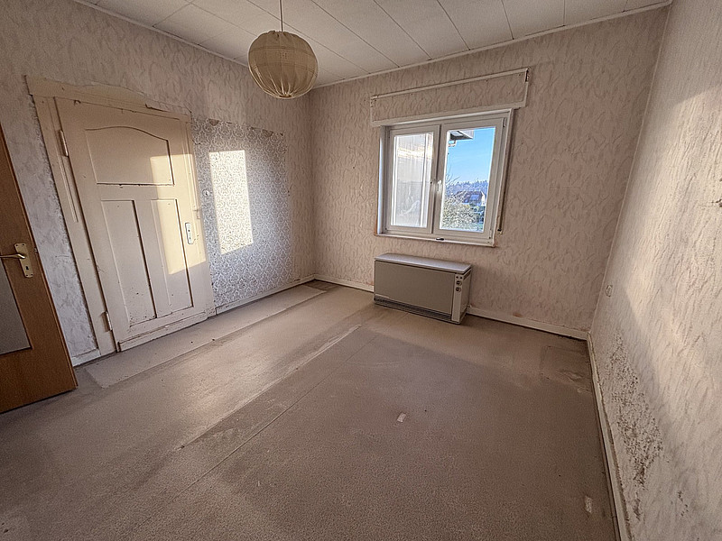 VERKAUFT!!! Machen Sie was daraus! Einfamilienhaus mit großem Grundstück!