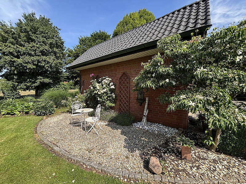 Ihr neues Zuhause zum Verlieben - Großzügige Doppelhaushälfte (nach WEG) mit Traumgarten!